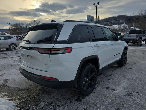 New 2026 Jeep Grand Cherokee Limited image 3