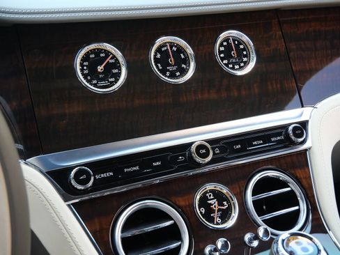 Used 2022 Bentley Continental GT AWD/4WD image 12