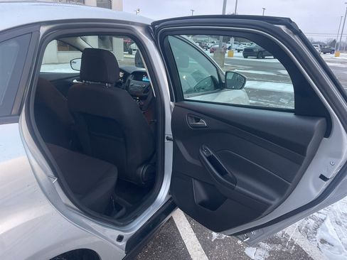 Used 2018 Ford Focus SE image 17