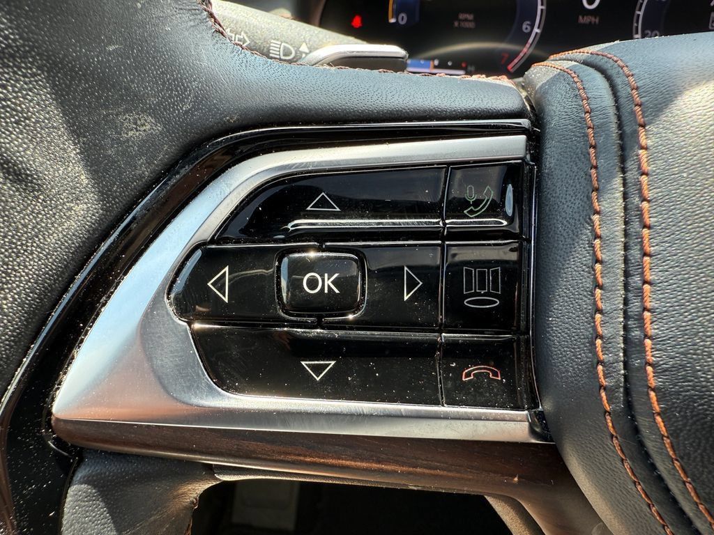 Used 2024 Jeep Grand Cherokee L Summit w/ Luxury Tech Group V AWD/4WD image 48