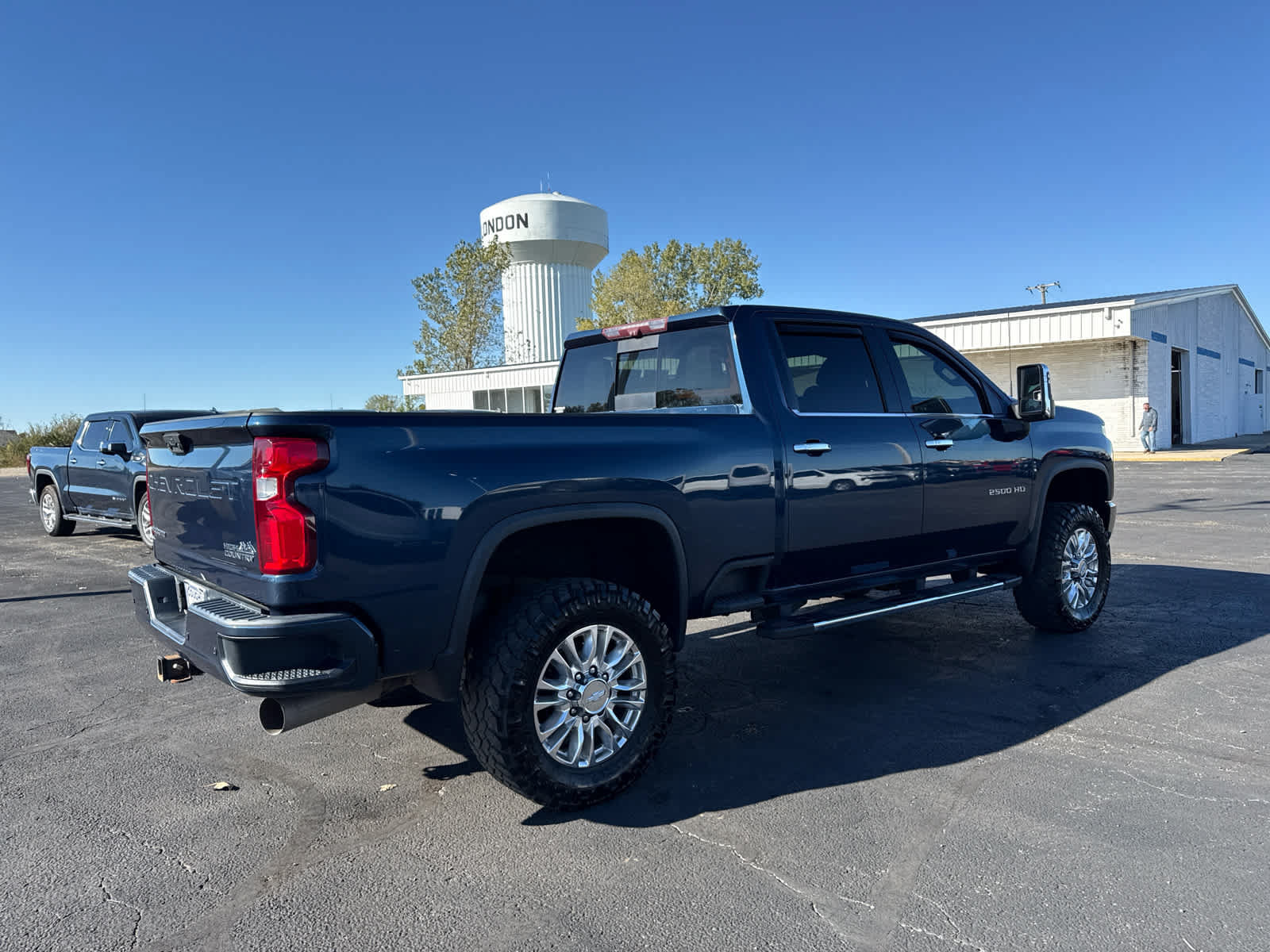 Certified 2020 Chevrolet Silverado 2500 High Country w/ Z71 Off-Road Package AWD/4WD image 5