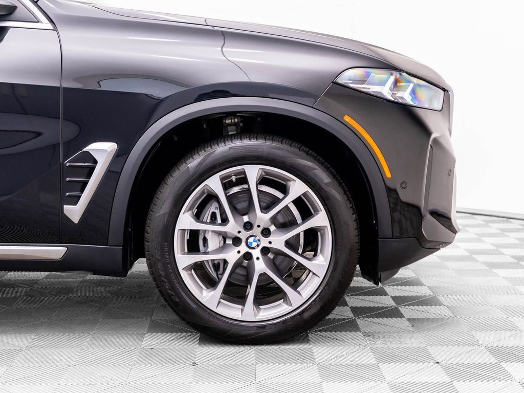 Used 2024 BMW X5 xDrive40i AWD/4WD image 30