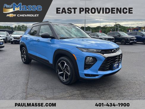 Used 2023 Chevrolet TrailBlazer RS w/ Sun and Liftgate Package FWD image 3