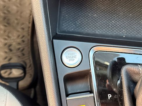 Used 2019 Volkswagen Jetta R-Line image 31