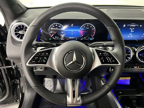 New 2025 Mercedes-Benz GLB 250 image 27