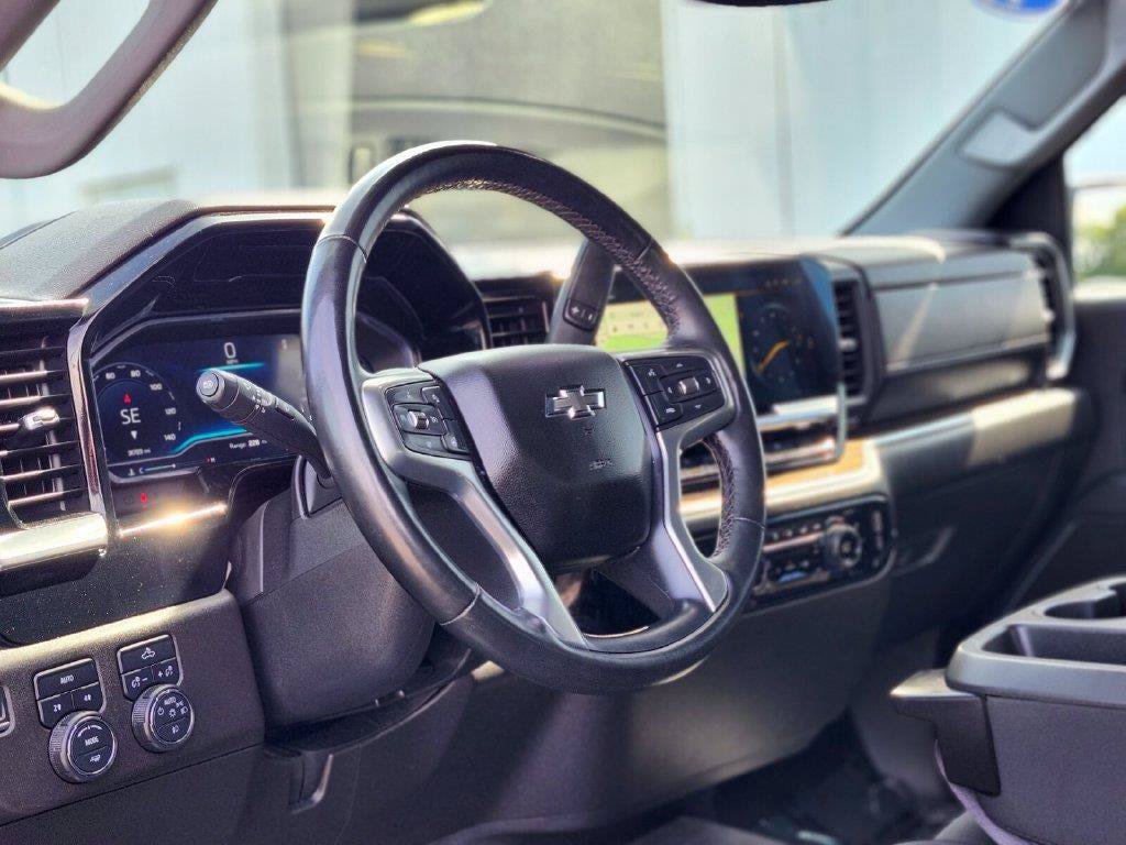 Used 2023 Chevrolet Silverado 1500 RST AWD/4WD image 17