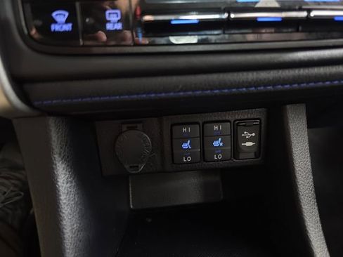 Used 2019 Toyota Corolla XSE image 15