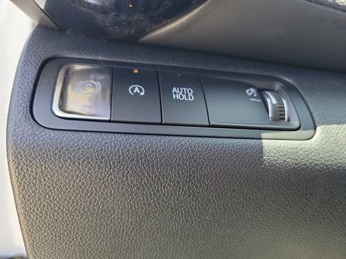 New 2026 Chevrolet Equinox LT w/ Convenience Package II FWD image 24