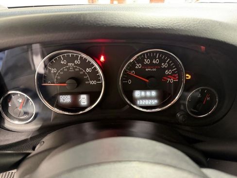 Used 2017 Jeep Wrangler Unlimited Rubicon image 16