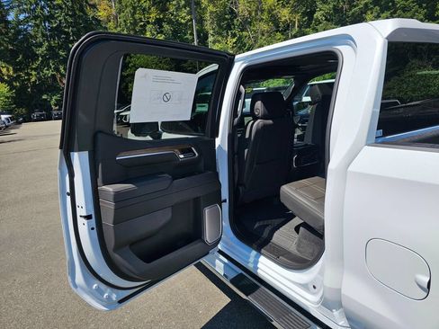 New 2026 Chevrolet Silverado 1500 High Country w/ Technology Package AWD/4WD image 16