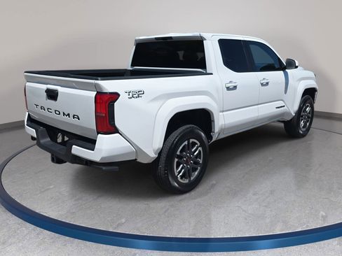 Used 2025 Toyota Tacoma TRD Sport RWD image 5