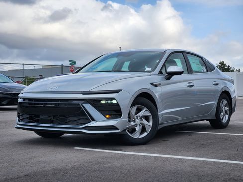New 2026 Hyundai Sonata SE FWD image 1