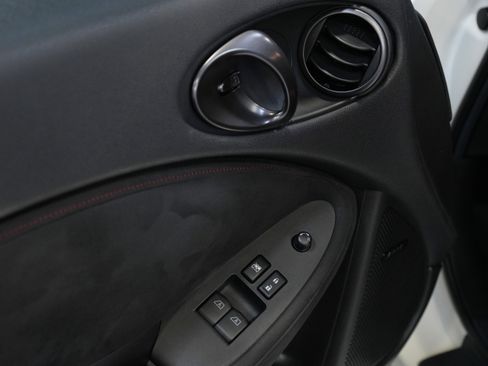 Used 2020 Nissan 370Z NISMO image 23