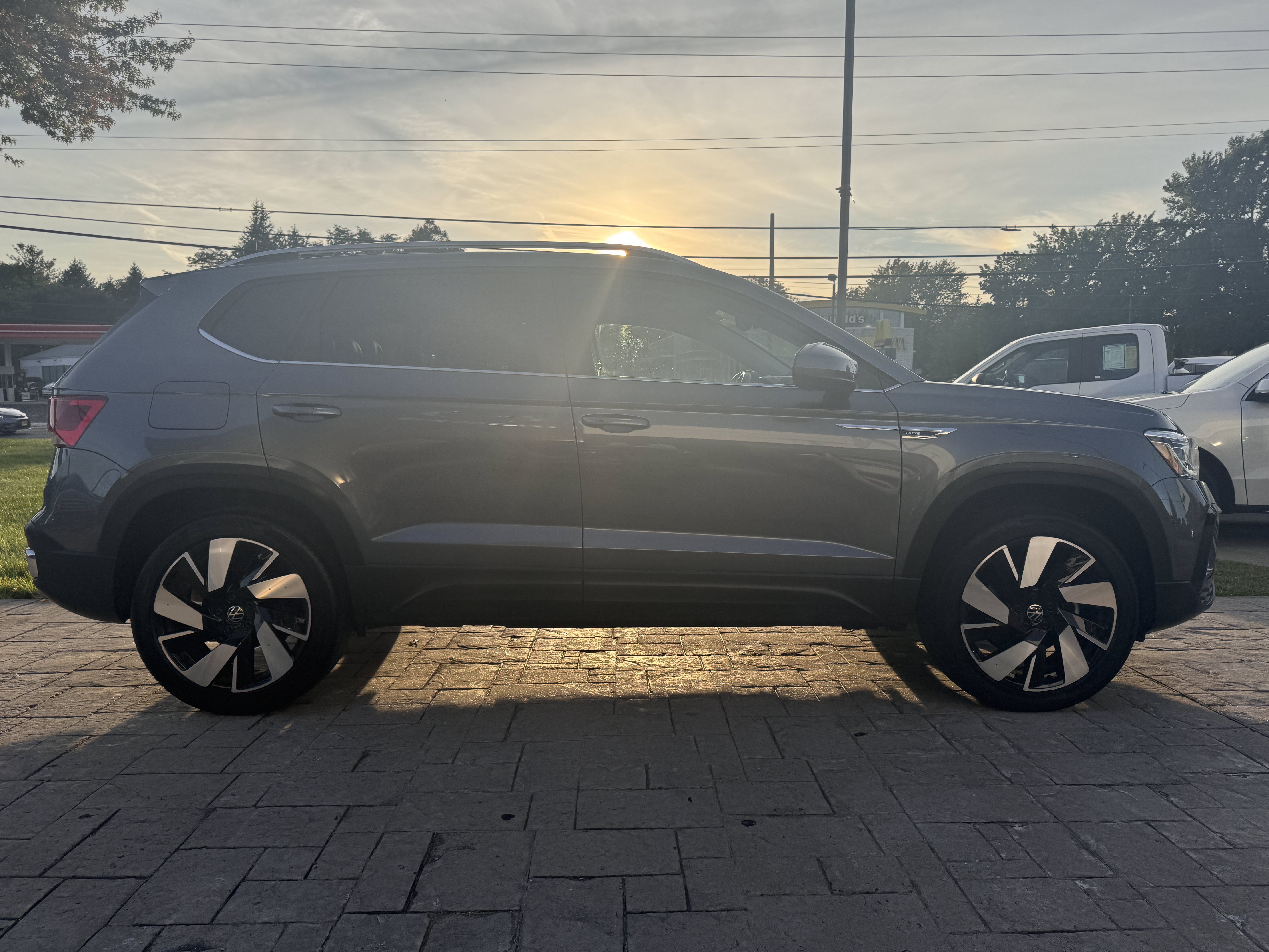 Used 2024 Volkswagen Taos SEL AWD/4WD image 14