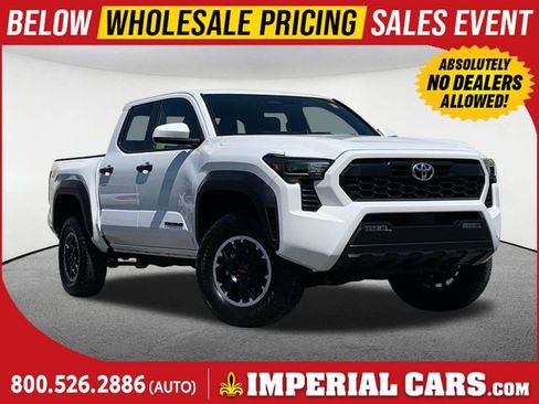 Used 2024 Toyota Tacoma TRD Off-Road AWD/4WD image 1