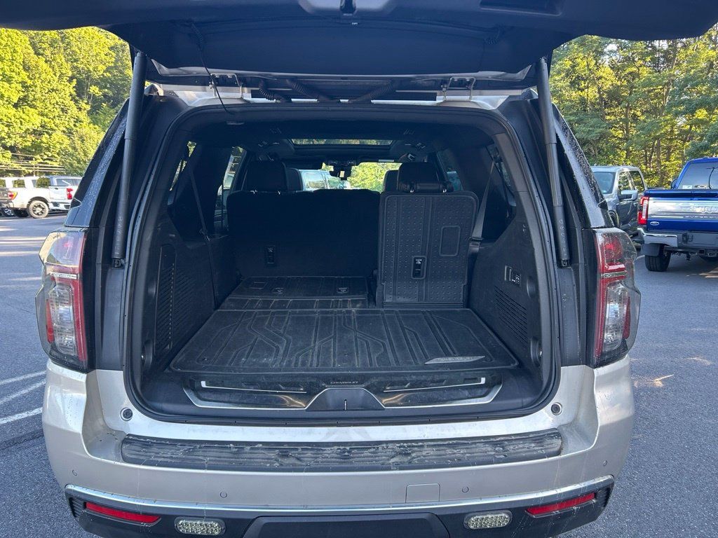 Used 2023 Chevrolet Suburban High Country w/ Max Trailering Package AWD/4WD image 13