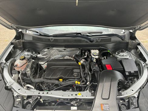 Used 2025 Chevrolet Trax LT w/ LT Convenience Package FWD image 29