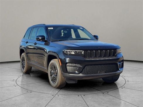 New 2025 Jeep Grand Cherokee Altitude image 14