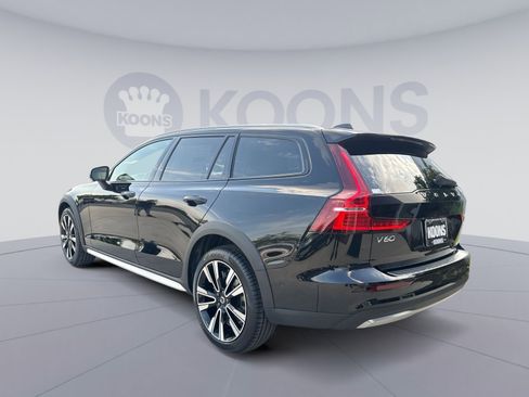 New 2026 Volvo V60 B5 Cross Country Ultra w/ Protection Package Premier AWD/4WD image 4