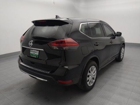 Used 2019 Nissan Rogue S image 9