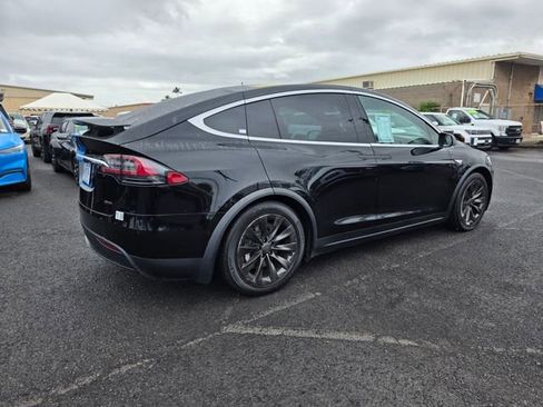 Used 2016 Tesla Model X 90D image 8