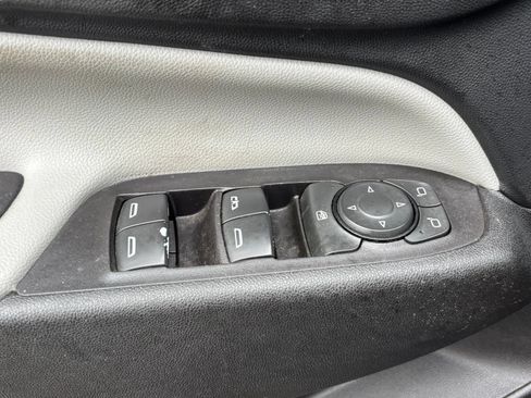Used 2020 Chevrolet Equinox LT w/ LPO, Cargo Package FWD image 13