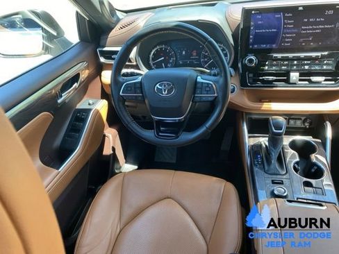 Used 2020 Toyota Highlander Platinum AWD/4WD image 31