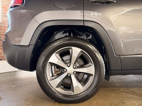 Used 2019 Jeep Cherokee Limited image 6