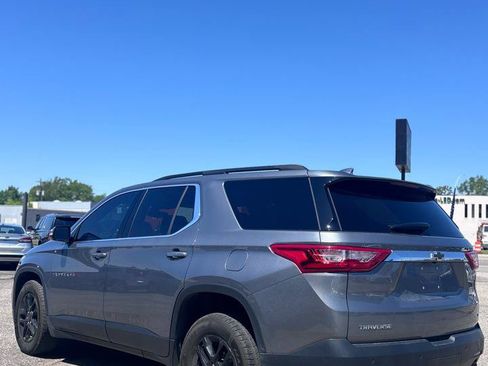 Used 2019 Chevrolet Traverse LT FWD image 4