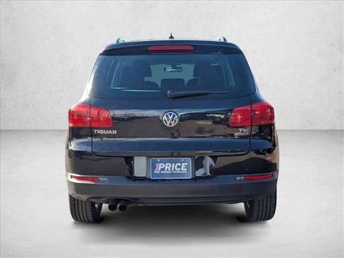 Used 2016 Volkswagen Tiguan S image 7