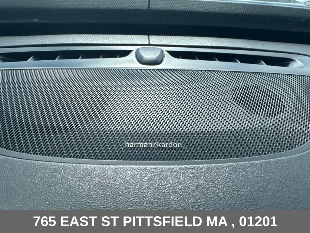 Used 2025 Volvo XC90 B6 Ultra w/ Protection Package Premier AWD/4WD image 14