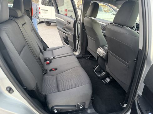 Used 2019 Toyota Highlander LE image 34