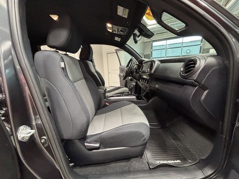 Used 2021 Toyota Tacoma TRD Off-Road image 43