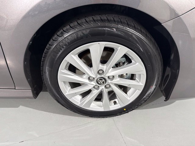 Used 2024 Toyota Camry LE w/ Convenience Package FWD image 14