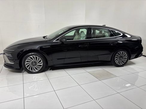 Certified 2025 Hyundai Sonata SEL FWD image 2