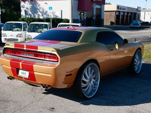 Used 2014 Dodge Challenger R/T image 16