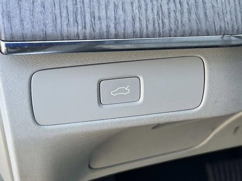 Used 2024 Volvo XC90 B6 Plus w/ Protection Package image 22