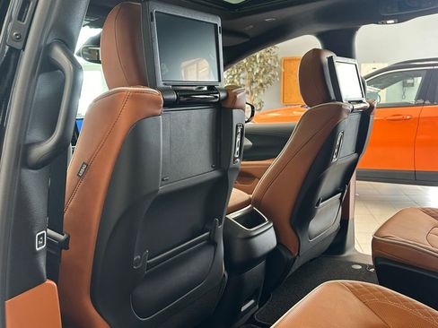 New 2026 Chrysler Pacifica Pinnacle image 10