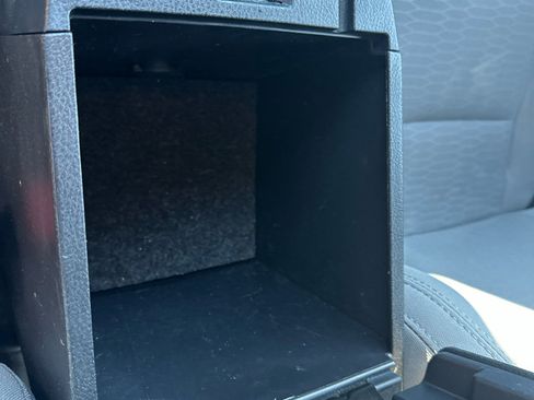 Used 2017 Toyota Tacoma SR5 image 38