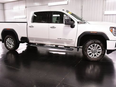 Used 2022 GMC Sierra 3500 Denali image 8