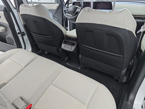 Certified 2023 Nissan Ariya FWD image 11