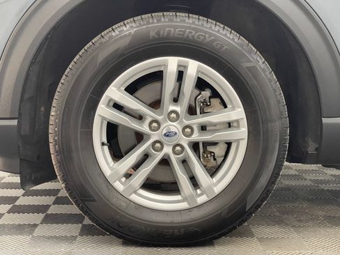 Used 2023 Ford Explorer XLT w/ Equipment Group 202A AWD/4WD image 14