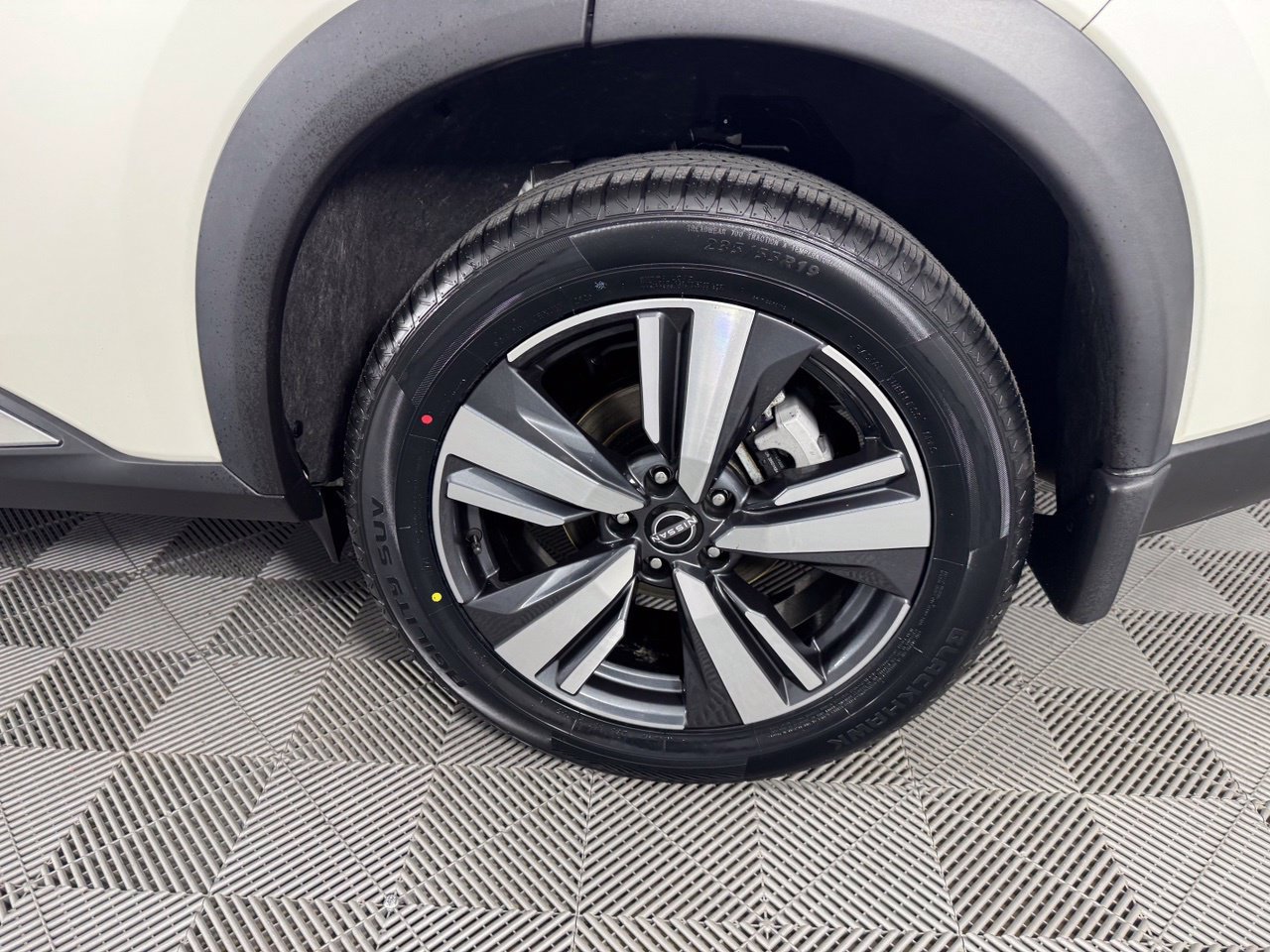 Used 2023 Nissan Rogue SL AWD/4WD image 38