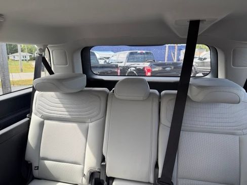 Used 2025 Ford Expedition Max Platinum w/ Platinum Ultimate Package AWD/4WD image 31
