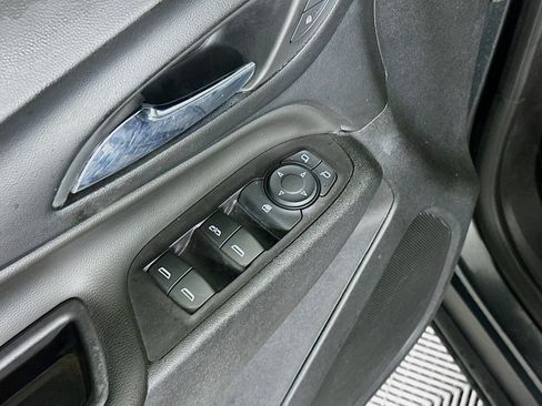 Used 2019 Chevrolet Equinox LT w/ LPO, Floor Liner Package FWD image 15