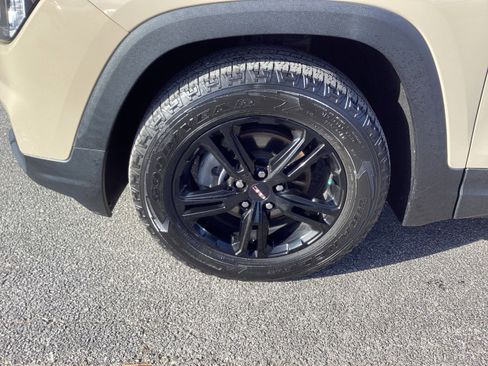 Used 2022 GMC Terrain AT4 w/ Infotainment Package II image 10