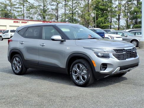 New 2026 Kia Seltos LX AWD/4WD image 1