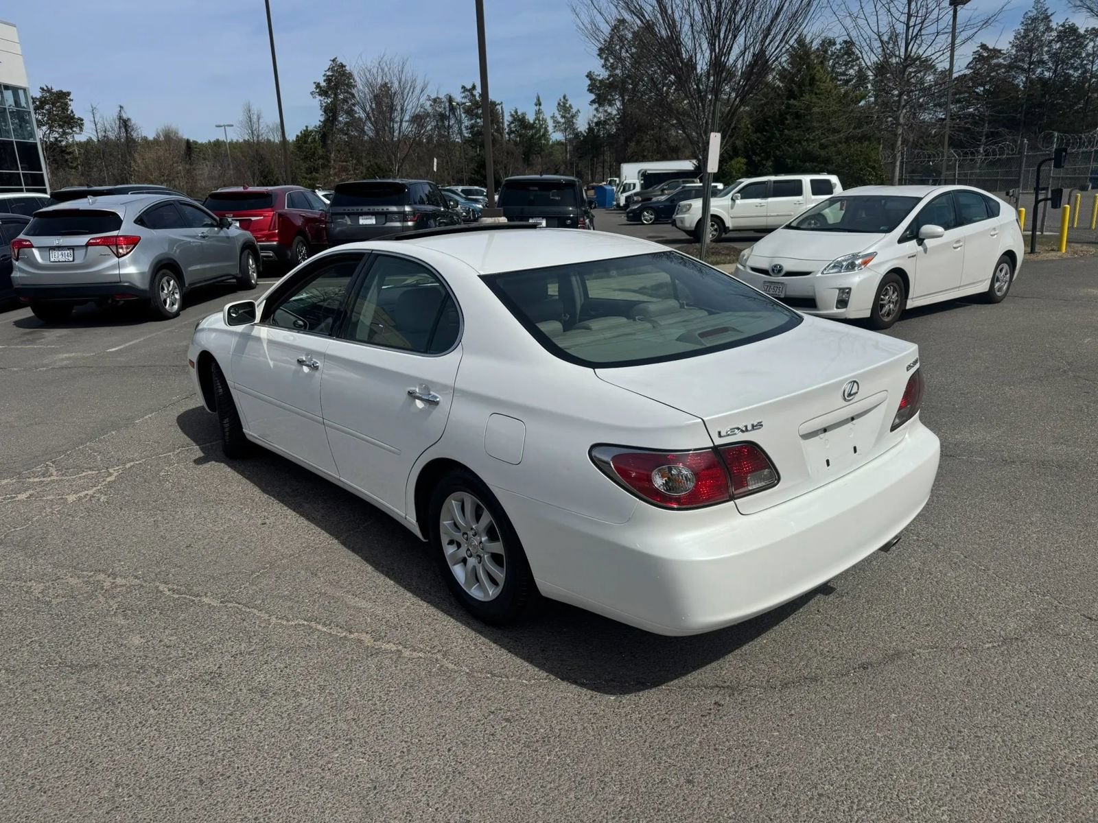 Used 2003 Lexus ES 330 w/ Premium Pkg FWD image 9