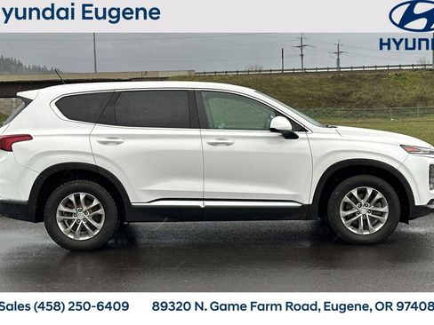 Used 2019 Hyundai Santa Fe SE image 2