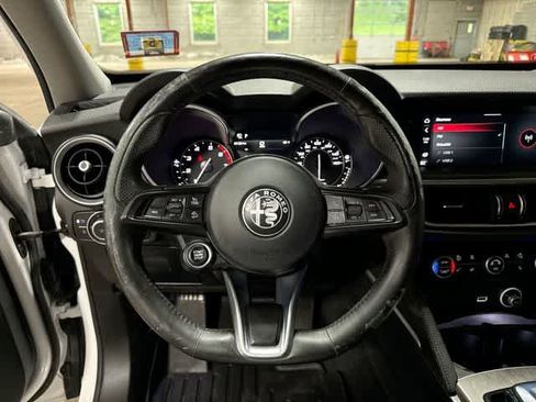 Used 2020 Alfa Romeo Stelvio Ti w/ Active Blind Spot Package AWD/4WD image 18